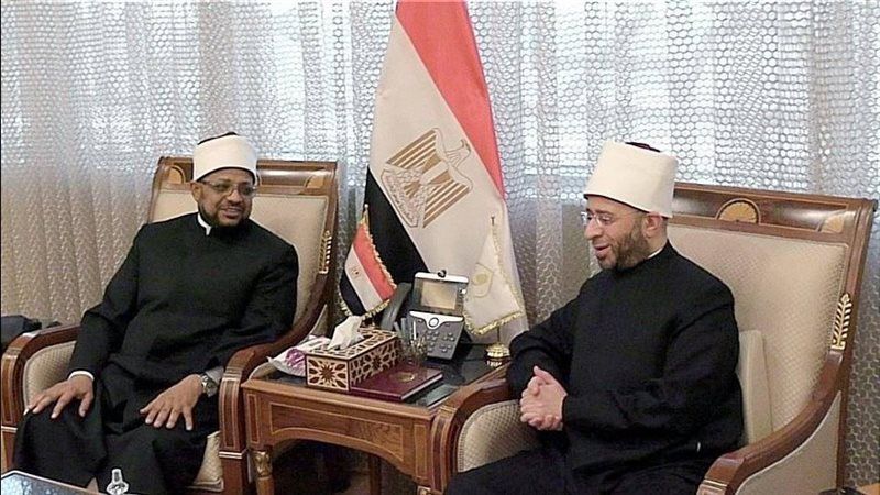 وزير الأوقاف يستقبل