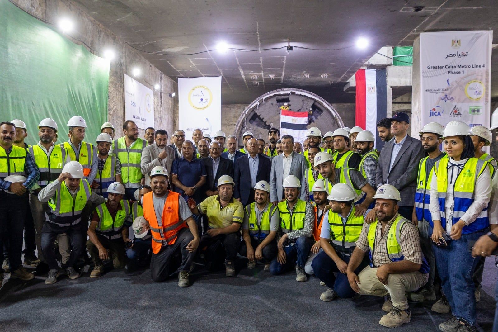 احتفال المهندسين وصورة جماعية مع وزير النقل