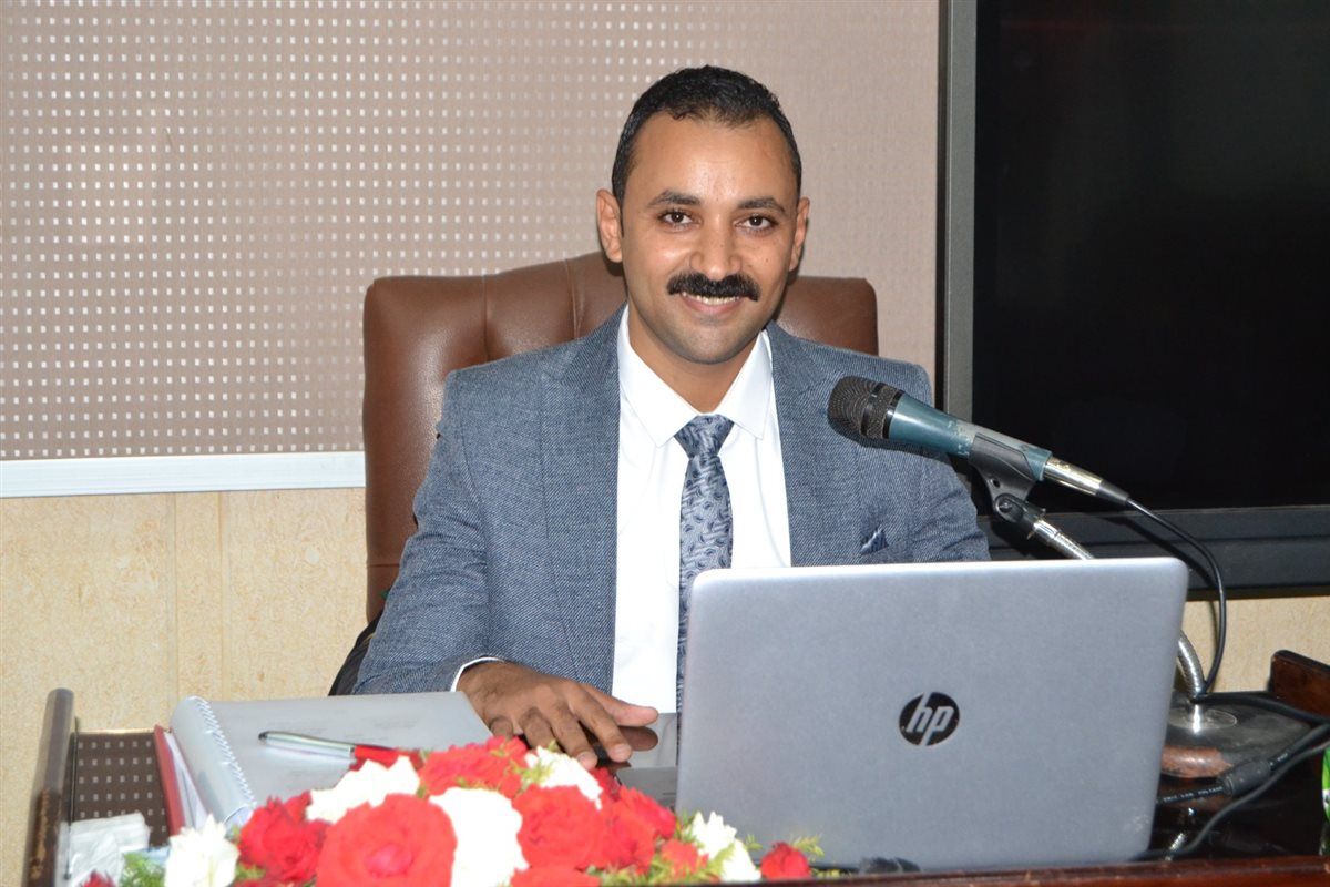 الدكتور محمد عبد الباسط مدرس التمويل والمحاسبة بجامعة عين شمس، فيتو