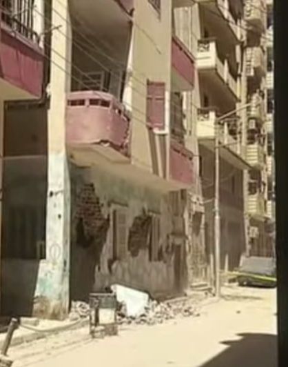منزل أسيوط كما رصدتها الكاميرات لحظة سقوطه 