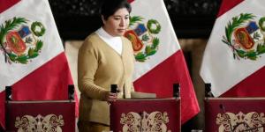 البيرو تقطع علاقاتها مع المكسيك بسبب منح اللجوء لرئيسة وزراء سابقة