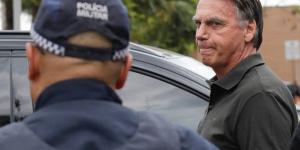 البرازيل: اعتقال الرئيس السابق جايير بولسونارو بعد تثبيت حكم سجنه 27 عامًا