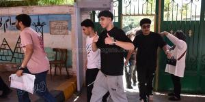 طلاب الثانوية بالجيزة: امتحان الدين سهل والتربية الوطنية في مستوى الطالب "الآينشتاين" (فيديو)