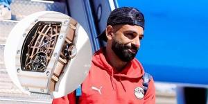 نادرة ومزيج من ألياف الكوارتز والذهب، ساعة محمد صلاح تخطف الأضواء في كأس العالم (صور)