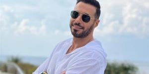 أحمد السعدني يستعين بمشهد من "سيب وأنا أسيب" للتعبير عن فرحة المصريين بفوز المنتخب
