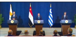 الرئيس المصري ورئيس وزراء اليونان يؤكدان ضرورة خفض التصعيد واستعادة الاستقرار الإقليمي