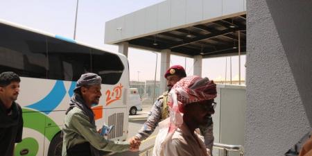 حرس حدود منفذ الوديعة يسهل إجراءات دخول ضيوف الرحمن القادمين من اليمن