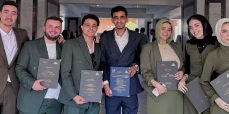 طلاب علوم بنها يطورون نظارة ذكية تمنح المكفوفين استقلالية أكبر في حياتهم اليومية