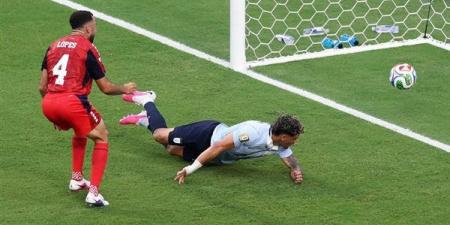 مباراة أوروجواي والرأس الأخضر تدخل تاريخ كأس العالم