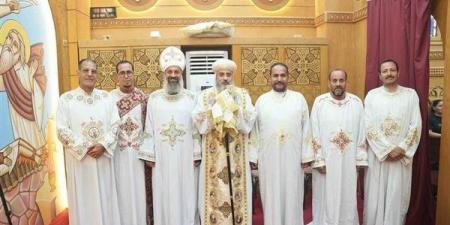 الأنبا فيلوباتير يرسم شمامسة جددا للخدمة في إيبارشية أبوقرقاص