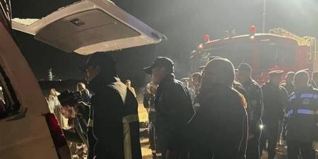 شهود العيان يكشفون تفاصيل انقلاب تريلا علي سيارتين في دائري الوراق