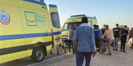 إصابة 5 أشخاص في انقلاب سيارة ربع نقل بطريق المحيط في المنيا