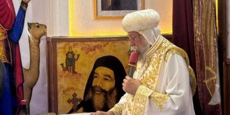 الأنبا إيلاريون يدشن مذبحا جديدًا ويرسم شماسة في إيبارشية البحيرة
