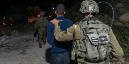 قوات الاحتلال الإسرائيلي تعتقل 11 فلسطينيا في الضفة الغربية.. والمستوطنون يواصلون اعتداءاتهم