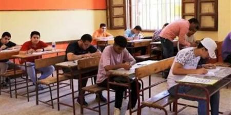 بدء امتحانات اللغة الأجنبية الثانية والأحياء والإحصاء والرياضيات لطلاب الدور الثاني بالثانوية العامة