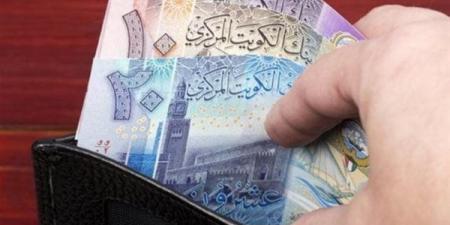تراجع سعر الدينار الكويتي أمام الجنيه في 5 بنوك خلال تعاملات اليوم الإثنين