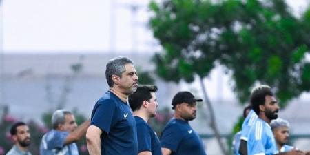 جلسة بالفيديو لمعتمد جمال مع لاعبي الزمالك قبل مواجهة البنك الأهلي