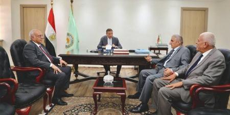 مصر تتحرك لمواجهة الجفاف والتصحر، مشروع لشحن الخزانات الجوفية في مطروح