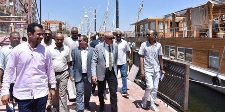 محافظ الأقصر يتفقد مشروع تطوير كورنيش إسنا قبل افتتاحه