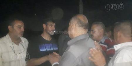 وداع مؤثر، انهيار كابتن محمد صبحي في جنازة والدته في التل الكبير (صور)