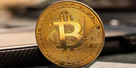بيتكوين نقفز مع تراجع رهانات رفع الفائدة الأمريكية المرتقبة