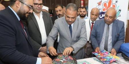 محافظ الشرقية: توزيع 700 حقيبة ومستلزمات مدرسية لطلاب الأسر الأولى بالرعاية