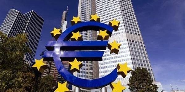 أسهم
      أوروبا
      تنخفض
      قبل
      قرارالمركزي
      الأوروبي
      بشأن
      الفائدة