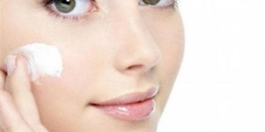قناع
      النشاء
      والبطاطس
      لتفتيح
      البشرة
      الدهنية
      وتعزيز
      نضارتها