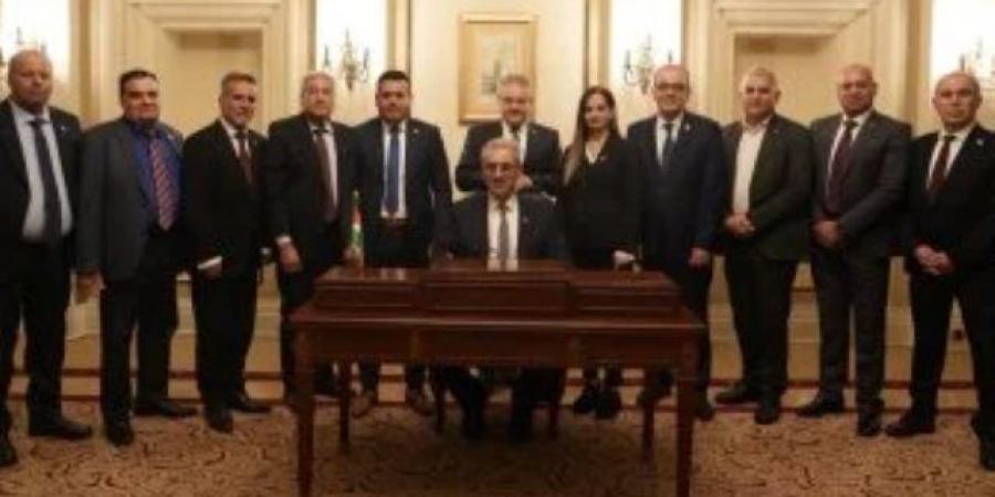 اللجنة الوطنية لإدارة غزة تبدأ أعمالها برئاسة المفوض العام الدكتور علي شعث