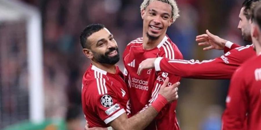 «أسطورة بعقلية رائعة».. هوجو إيكيتيكي يتغنى بمحمد صلاح