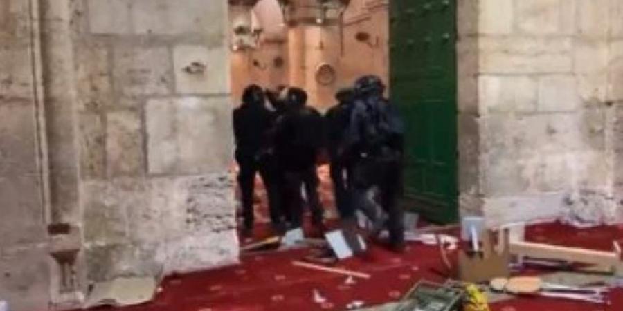 قوات الاحتلال الإسرائيلي تعتقل سيدتين من باحات المسجد الأقصى
