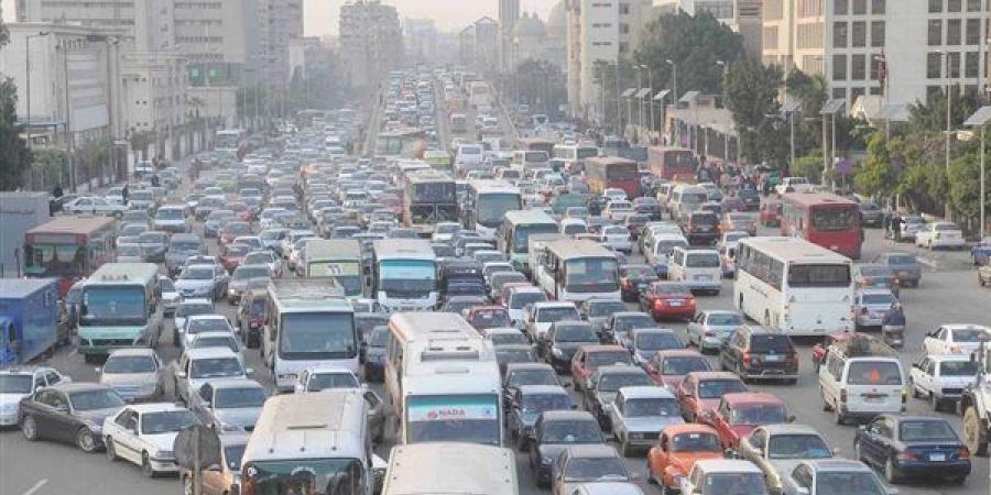 حالة المرور اليوم بالقاهرة الكبرى، أحجام متحركة وسط انتشار الخدمات الأمنية