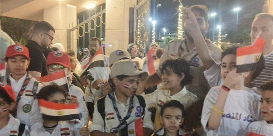 بالأعلام، توافد الدقهلاوية على استاد المنصورة لمشاهدة منتخب مصر أمام بلجيكا