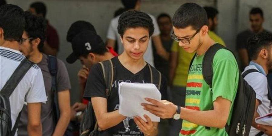 استعدادات امتحانات الثانوية العامة 2026 تدخل مرحلة الحسم، تسليم 2032 لجنة وتجهيز 615 مجمعًا امتحانيًا بالمحافظات، التعليم تؤمن نقل الأسئلة وتكثف التجارب الميدانية
