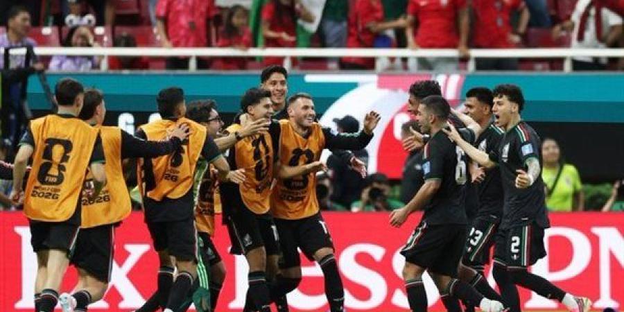 المكسيك تفوز بصعوبة 1- 0 على كوريا الجنوبية وتصبح أول المتأهلين لدور الـ32