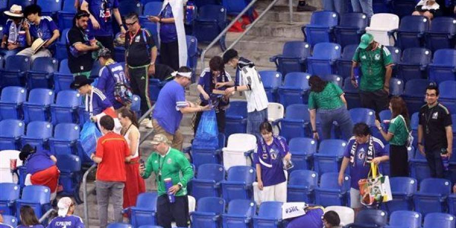 بدأت في تنظيف المدرجات فور انتهاء المباراة، جماهير اليابان تخطف الأضواء في مونديال 2026