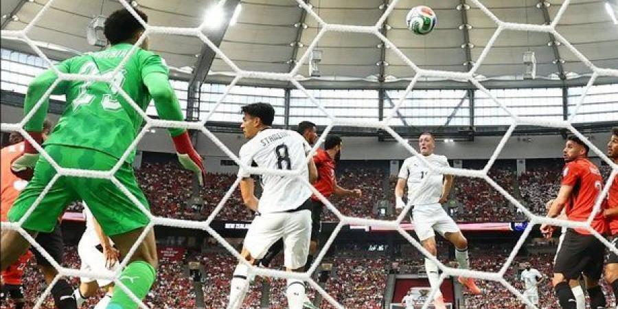 شاهد غضب حسام حسن على الخط بعد هدف نيوزيلندا الأول في شباك منتخب مصر