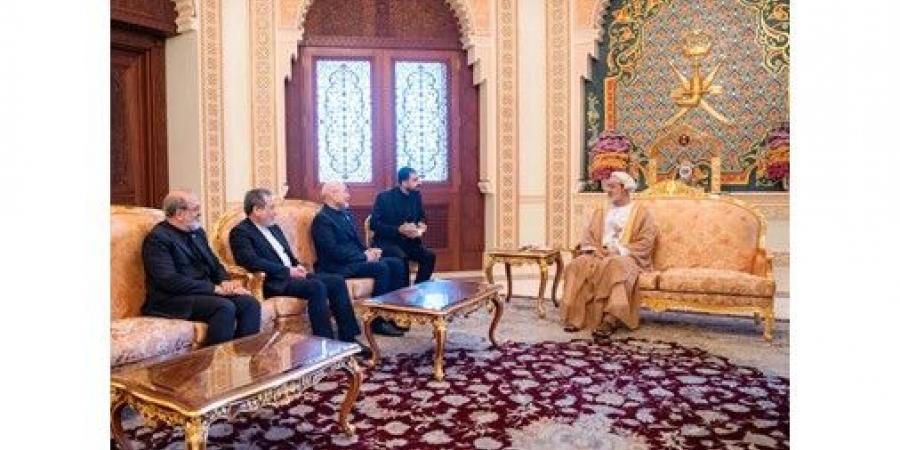 سلطان عُمان يؤكد لوفد المفاوضات الإيراني دعم التوصل لتسوية نهائية