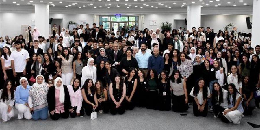 الجامعة الألمانية بالقاهرة تحتفي بمنتجات طلاب الصيدلة في تصنيع مستحضرات التجميل والعناية بالبشرة