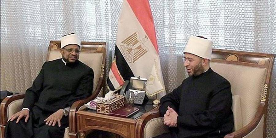 وزير الأوقاف يستقبل أمين عام مجمع البحوث الإسلامية لبحث التعاون المشترك
