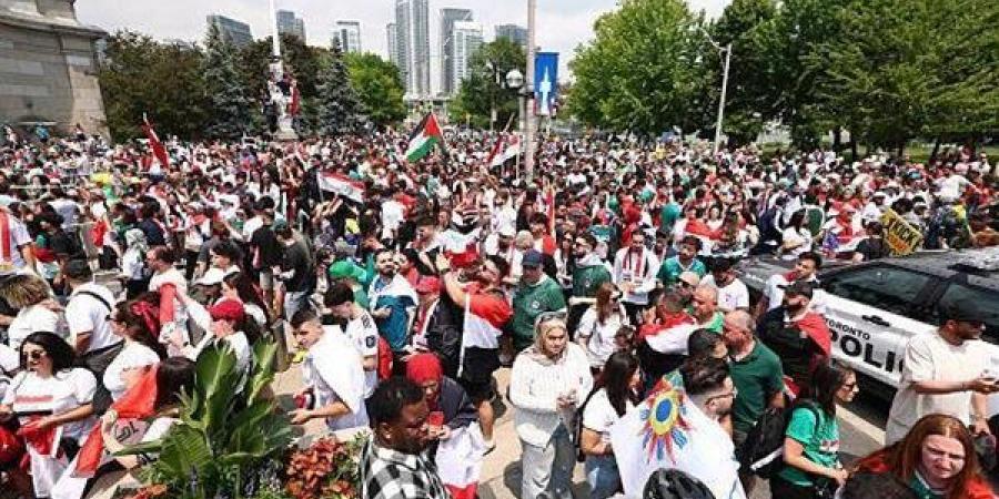 زحف جماهيري عراقي في شوارع كندا قبل مواجهة السنغال الحاسمة بكأس العالم 2026(صور)
