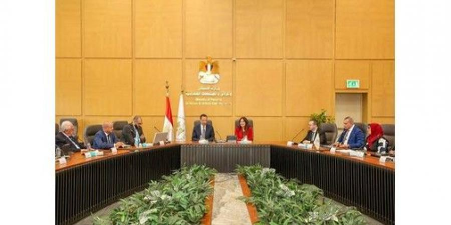 وزيرا الإسكان والاتصالات يتابعان الموقف التنفيذي لإطلاق المرحلة الأولى من منصة تصدير العقار المصري