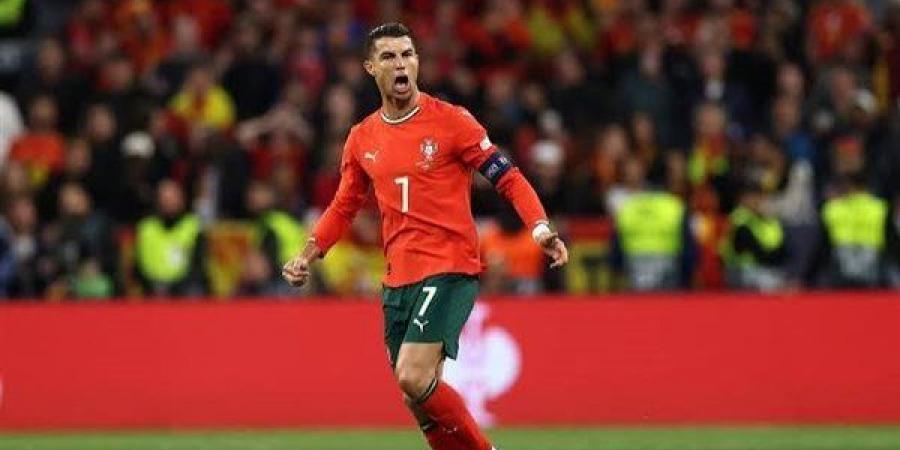 رد مدرب البرتغال على تشبيه رونالدو بـ "ميسي": قراراتنا ليست طفولية