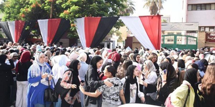 طلاب الثانوية العامة 2026 يؤدون اليوم امتحان اللغة العربية