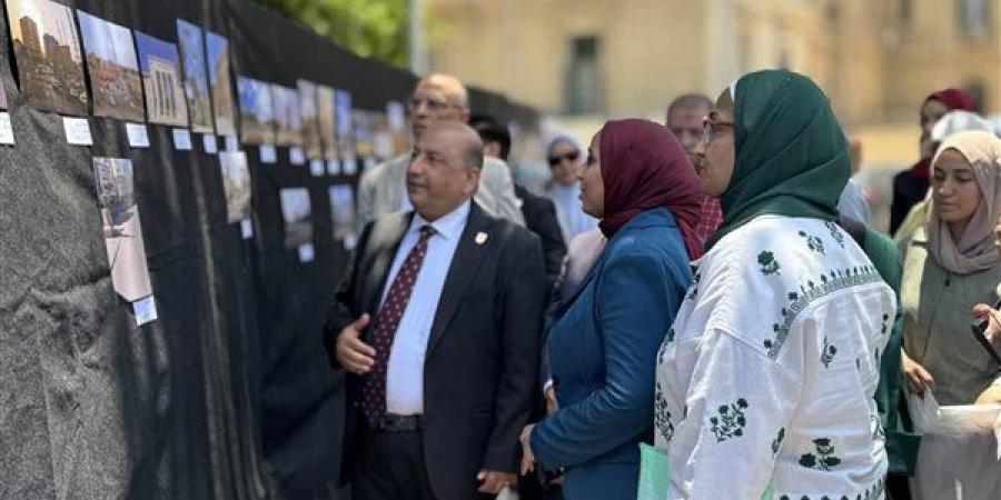 جامعة القاهرة تفتتح معرض التصوير الفوتوغرافي الوثائقي "هنا الجيزة" بمشاركة 100 طالب