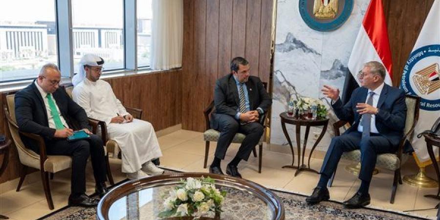 وزير البترول يبحث مع AIQ الإماراتية توظيف الذكاء الاصطناعي لتعزيز الاكتشافات وخفض تكلفة الإنتاج