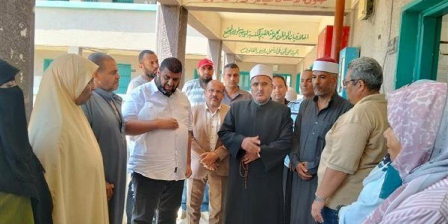 رئيس المنطقة الأزهرية بالإسماعيلية يتابع امتحان اللغة الفرنسية ويشدد على التصدي للغش