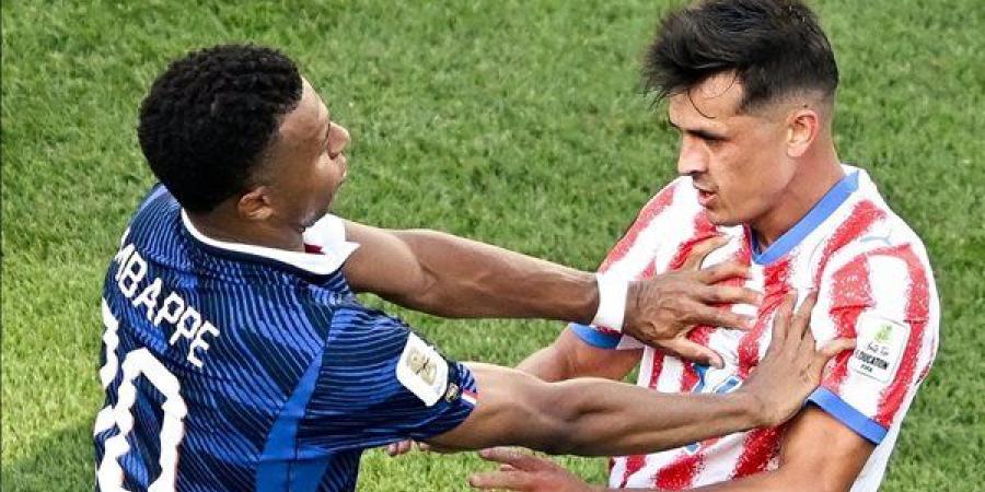 ديشامب يدافع عن مبابي: قائد فرنسا وليس ديكتاتورا