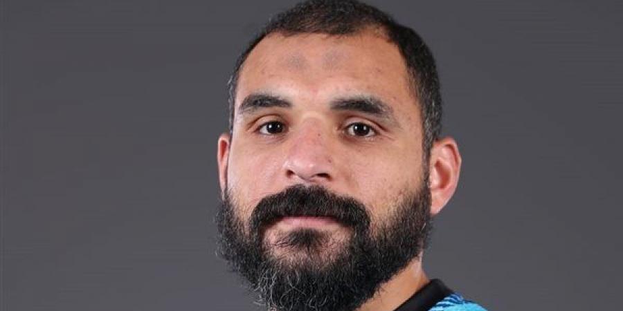 المصري يجدد تعاقده مع حارسه محمود حمدي لموسمين مقبلين