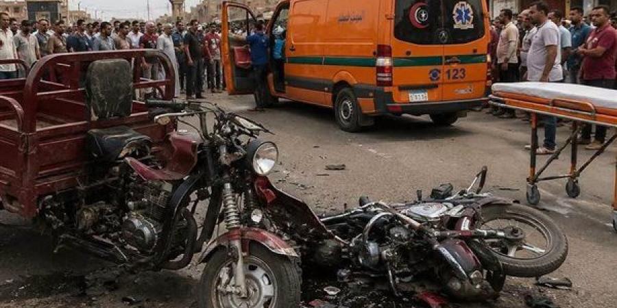 إصابة 3 أشخاص في تصادم دراجة نارية بسيارة ملاكي بطريق الأحمدية في المنزلة بالدقهلية